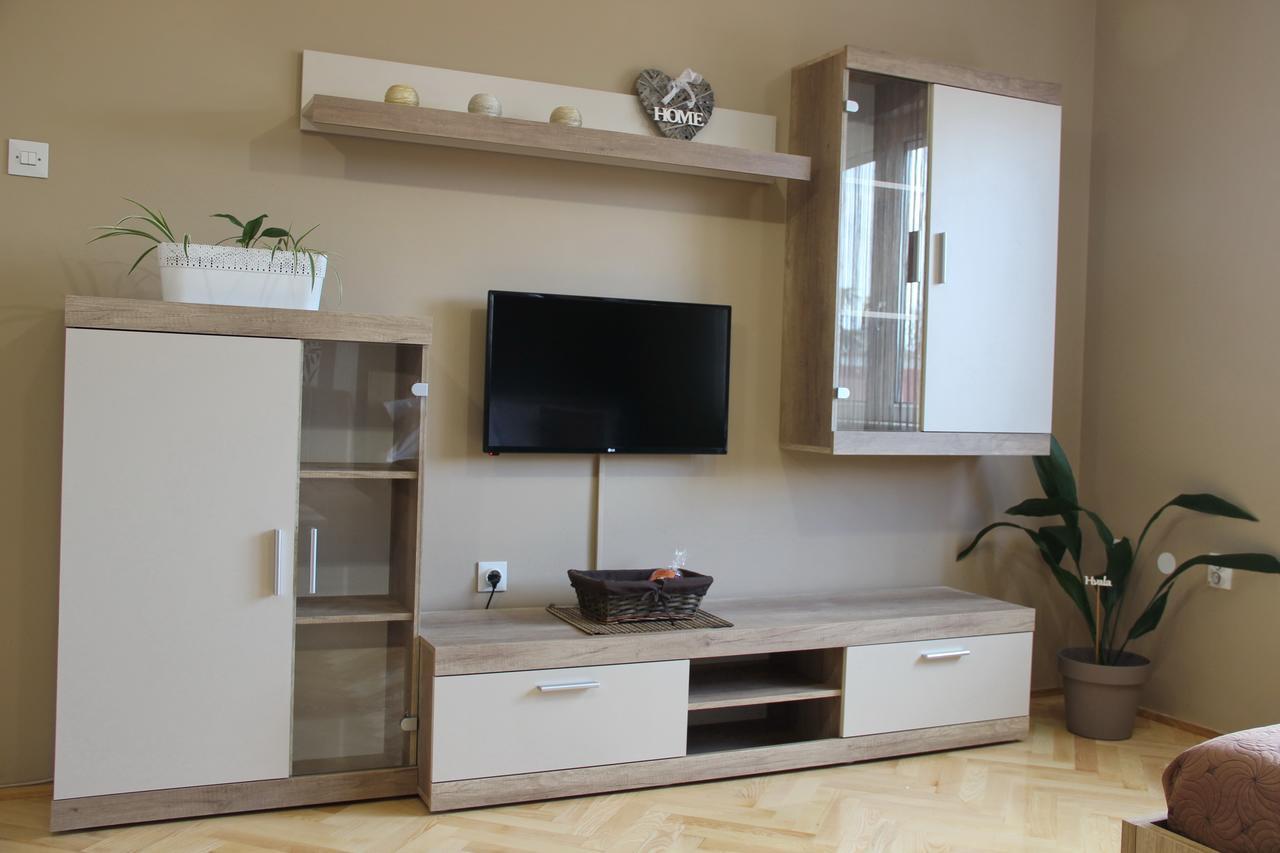 Apartment Cherry Zrenjanin Bagian luar foto